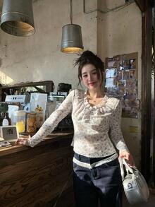 DAZY 女士蕾丝荷叶边系带碎花修身T恤 - 白色 - 查看 6