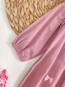 Baby Girls' Fashion Minimalist Bow Decor Cute Peter Pan Collar Ruffle Hem Long Sleeve Dress Pink Abaya Matching Girl Matching Islamic Dresses Collared Baby Girl Dress Dusty Pink Baby Dress Baby Girl Long Sleeve Dress Pink Baby Girl Dress - Pink - View 9