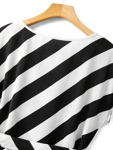 SHEIN Franclia 女士休闲时尚圆领插肩袖连衣裙，前系蝴蝶结条纹复古连衣裙 - 黑與白 - 查看 7