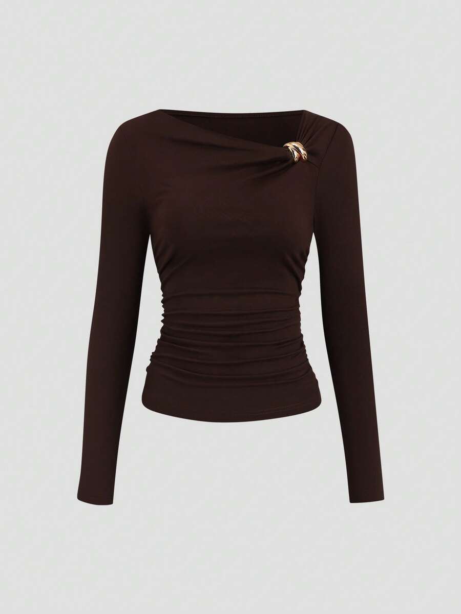 Sweetra 复古美式设计不对称肩部T恤，修身时尚女式秋季T恤 - 咖啡棕 - 查看 1
