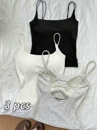 Tseoso 这款休闲百搭的黑白灰罗纹吊带背心，内置衬垫胸罩，适合全年穿着，居家、运动、西部风情音乐节、可爱返校造型、复古Y2K风格、柔美清新少女风、Z世代、姐妹会风格、夏季骑行、瑜伽和运动服等各种场合。