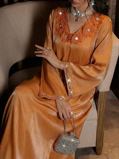 Al Najma Elegant damklänning i arabisk chiffong med strassblommor, långärmad, orange med gyllene skimmer, vår/sommar