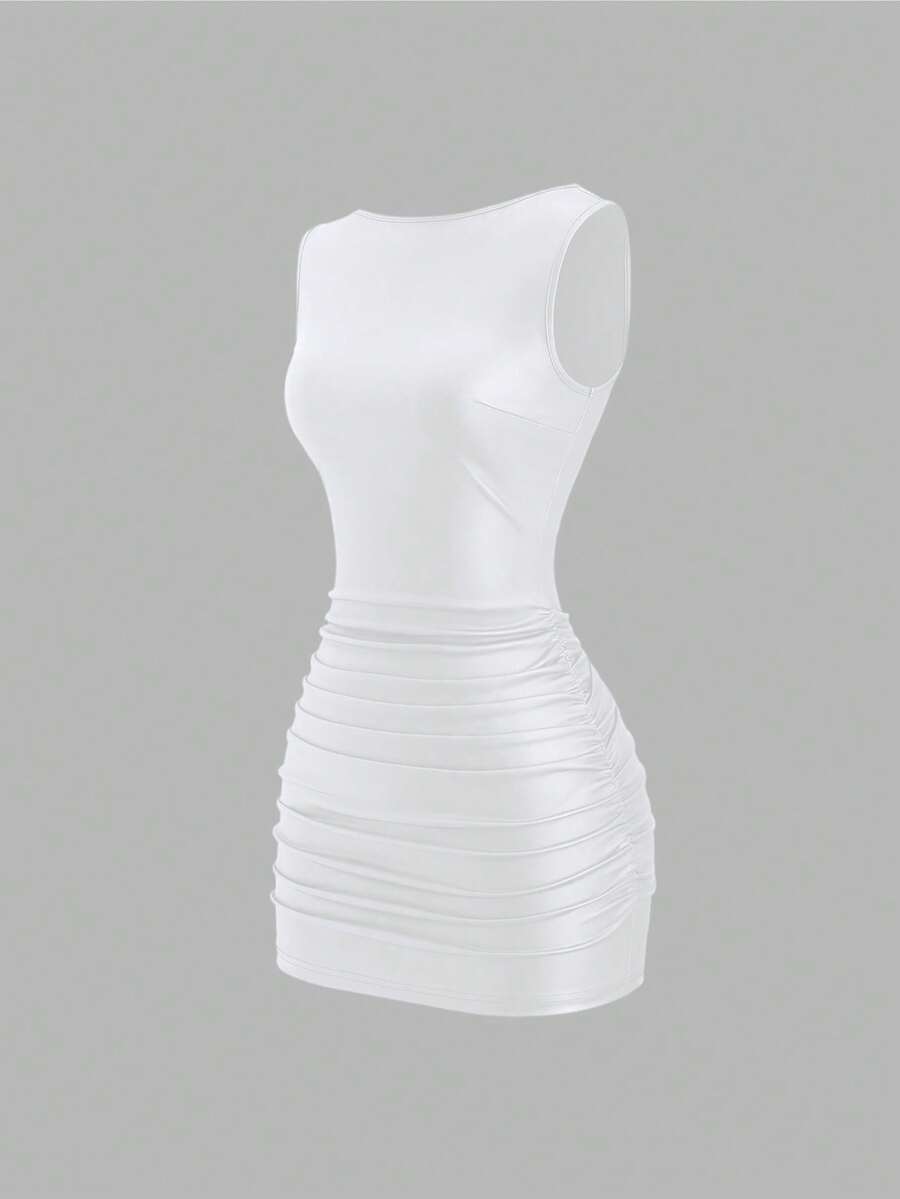 Sweetra 新款时尚酒红色涂层弹力面料露肩褶皱腰身修身迷你连衣裙，高领荷叶边细节，适合秋冬季夜店派对、鸡尾酒会、通勤及日常穿着。 - 白色 - 查看 1