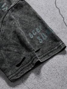 Manfinity EMRG 男士T恤，采用磨砂雪花水洗工艺，做旧质感，并带有精致的英文印花效果；送给男友的绝佳礼物。适合春夏、夏季、度假、复古、外出、派对、节日等场合，也可作为街头服饰或运动服饰穿着。 - 黑色 - 查看 7