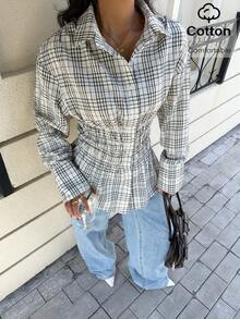 Siren Gaze 女士格子衬衫，纽扣领口，纯棉长袖上衣，舒适百搭，日常穿着时尚。这款女士纯棉格子长袖衬衫，饰有褶皱荷叶边腰带，纽扣前襟设计，休闲百搭，格子图案，荷叶边下摆，商务休闲风格。 - 白色 - 查看 5