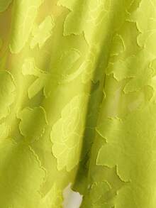 Aveloria Modichic 浪漫花卉提花刺绣薄纱衬衫，宽松休闲百搭优雅风格，适合工作、休闲、春秋季穿着，翻领，半袖，宽松版型，丝滑面料。主要特点：刺绣上衣，轻薄薄纱衬衫，丝滑质感，夏季必备，欧美流行，轻盈柔软，休闲百搭，优雅舒适。宽松休闲镂空领单排扣半袖衬衫，亮绿色衬衫，绿色衬衫，女士纽扣衬衫，绿色衬衫，夏季女式衬衫 - 綠色 - 查看 7