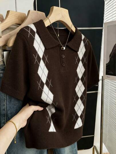 Franclia Women's Short Sleeve Knit Top, Retro Diamond Design, Fashionable, Elegant, Casual, Turndown Collar, Suitable For Early Autumn, Spring & Summer Diamond Grid Retro Knitted Top Women's Knitted Top Women's Knitted Top Retro Diamond Shaped Design Retro Diamond Shaped Design Ladies' Sweater