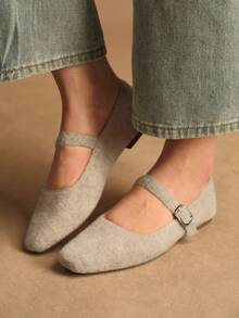 Rosivie French Retro Niche Women's Flat Shoes - Apricot - View 7