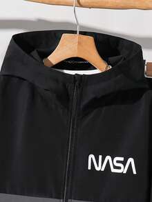 SHEIN Set de 2 piezas de chaqueta con capucha y pantalones deportivos informales con gráficos y colores contrastantes para niño preadolescente, adecuado para ir y venir, la escuela, uso casual, viajes, deportes, otoño/invierno - Negro - Ver 7