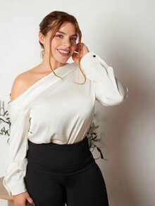 Lupita Cardoza 女士杏色不对称领荷叶边缎面衬衫，优雅长袖衬衫 - 杏色 - 查看 3