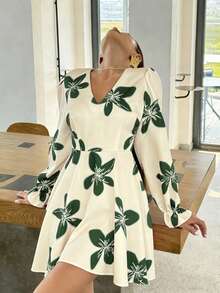 Vionelle 大码女装春夏新款连衣裙，褶皱质感印花长袖V领优雅浪漫连衣裙，A字宽松版型连衣裙 - 杏色 - 查看 2