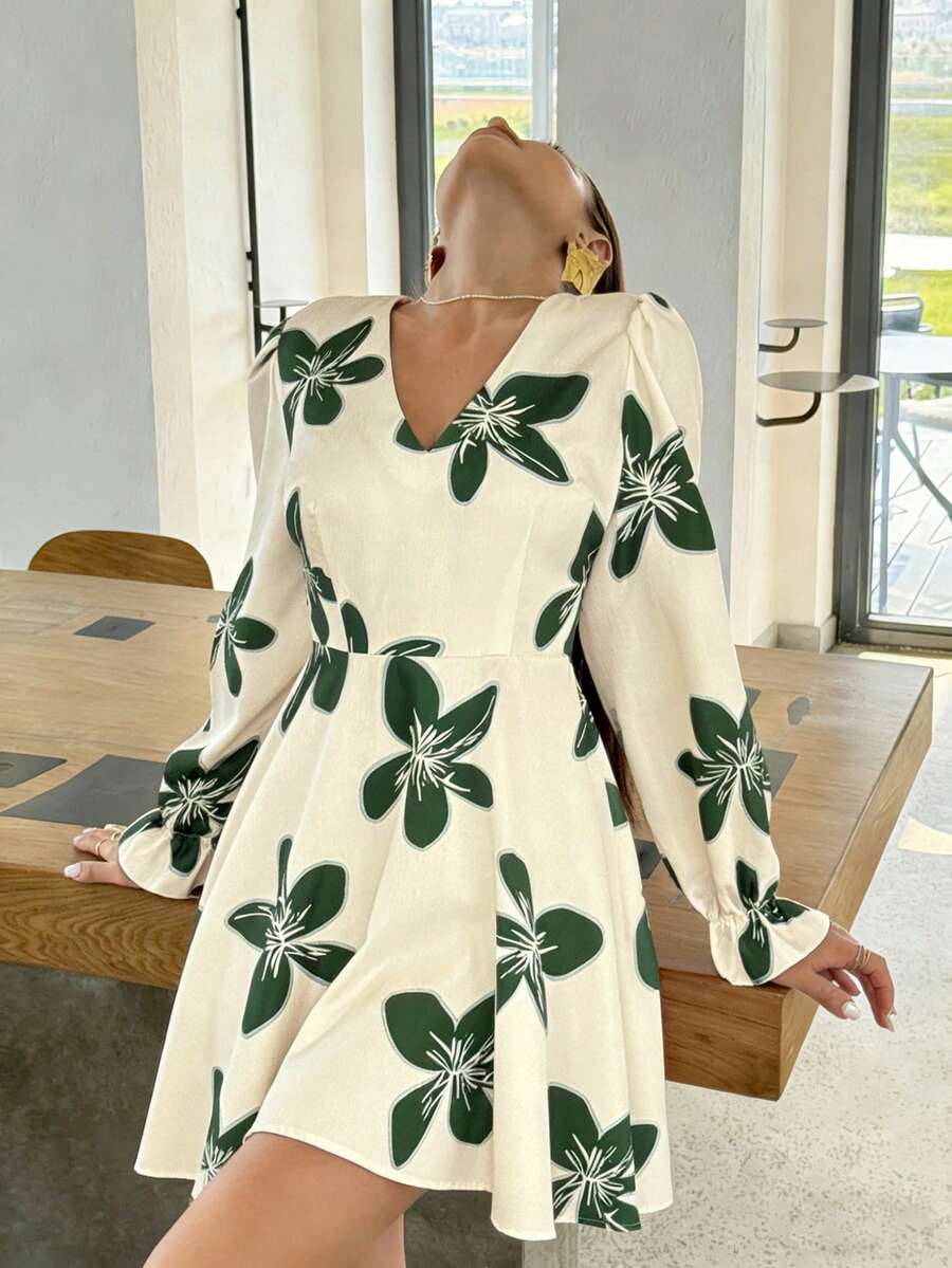 Vionelle 大码女装春夏新款连衣裙，褶皱质感印花长袖V领优雅浪漫连衣裙，A字宽松版型连衣裙