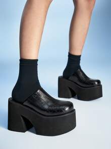 Sugerpunk Women's Black Crocodile Embossed Platform Loafers Valentine's Day - Black - View 5