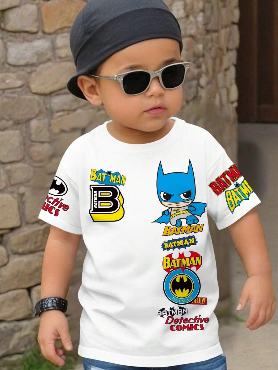 BATMAN X SHEIN Kleine Jungen Lässig Kurzarm T-Shirt geeignet für den Sommer, klassischer cooler DC Superheld - Cartoon Charakterdruck, klassischer Logodruck, stilvoller Textdruck - Weiss - Übersicht 1