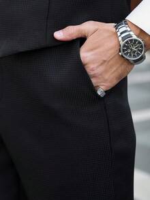 Manfinity Bizformal Bộ vest và quần dài màu trơn, chất liệu vải dệt họa tiết, phù hợp cho công sở, vest nam trang trọng, quà tặng cho bạn trai/chồng, quà kỷ niệm, bộ vest 3 mảnh nam, trang phục dự tiệc nam, trang phục trang trọng thanh lịch nam, trang phục không tay nam, trang phục dự tiệc cho nam giới giàu có, trang phục hàng ngày, du lịch cuối tuần, hoạt động ngoài trời, du lịch thám hiểm, môi trường làm việc thoải mái hoặc các dịp bán trang trọng, quà tặng cho bạn trai/chồng, quà kỷ niệm/sinh nhật, tiệc tùng, kỳ nghỉ hè, lễ hội, năm mới, đám cưới, ngày Valentine. - màu đen - Xem 4