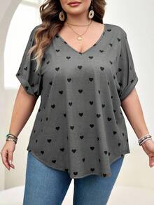 SHEIN CURVE+ Áo thun ngắn tay cổ chữ V tay cánh dơi in hình trái tim, cỡ US22, thích hợp cho lễ hội âm nhạc, kỳ nghỉ bên bờ biển, phong cách Bohemia, bộ đồ nữ xuân/hè. - Xám - Xem 3