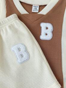 SHEIN 2pcs Baby Boy/Girl Letter Print Contrast Color Knit Soft Round Neck Raglan Sleeve Pullover Top And Elastic Waist Shorts Set,Kids - Multicolor - View 4
