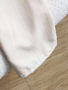 SHEIN 少女休闲卡其条纹蝴蝶结装饰泡泡袖修身上衣和宽松直筒裤两件套，返校季 - 卡其色 - 查看 10