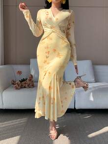 DAZY 女士优雅花卉蝴蝶结V领扭结鱼尾中长连衣裙，春夏婚礼宾客礼服 - 淡黃色 - 查看 5