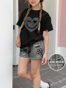 SHEIN Leap Crew 休闲街头时尚心形和脸部涂鸦印花，青少年女孩简约短袖上衣和短裤两件套，适合夏季 - 彩色 - 查看 1