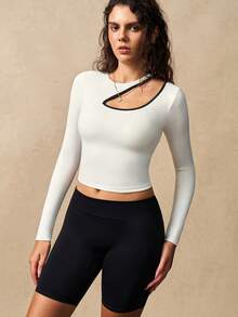 VARSIVA Camiseta deportiva de manga larga y ajustada con diseño de recorte para mujer - Blanco y Negro - Ver 7