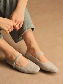 Rosivie French Retro Niche Women's Flat Shoes - Apricot - View 5