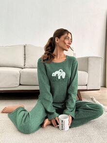EURMUSE 2pcs Cute Lazy Koala Embroidery Detail PJ Set - Green - View 4