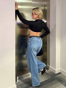 Bethéva Y2K Sexy Streetwear Crop Top With Hollow Heart Design - Black - View 2