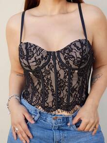 Lupita Cardoza Camiseta de tirantes finos de mujer con encaje floral y ajustada, casual para vacaciones - Negro - Ver 4