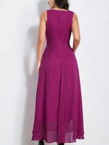 Revavyn 优雅雪纺V领无袖褶皱腰身修身长裙，简约奢华设计，适合通勤穿着。 - 中紫紅色 - 查看 6