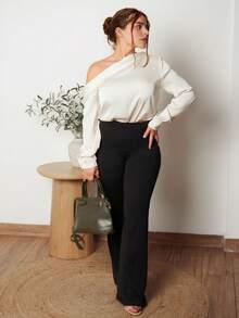 Lupita Cardoza 女士杏色不对称领荷叶边缎面衬衫，优雅长袖衬衫 - 杏色 - 查看 6