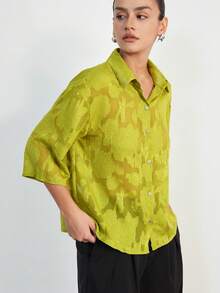 Aveloria Modichic 浪漫花卉提花刺绣薄纱衬衫，宽松休闲百搭优雅风格，适合工作、休闲、春秋季穿着，翻领，半袖，宽松版型，丝滑面料。主要特点：刺绣上衣，轻薄薄纱衬衫，丝滑质感，夏季必备，欧美流行，轻盈柔软，休闲百搭，优雅舒适。宽松休闲镂空领单排扣半袖衬衫，亮绿色衬衫，绿色衬衫，女士纽扣衬衫，绿色衬衫，夏季女式衬衫 - 綠色 - 查看 3