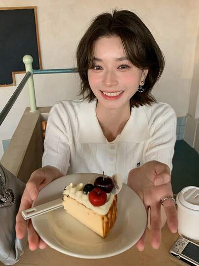 DAZY 女士翻领韩版卡通刺绣针织毛衣