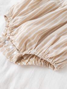 SHEIN 男女宝宝通用款休闲可爱卡其条纹背带短裤连体衣，易穿脱，春夏款 - 卡其色 - 查看 8