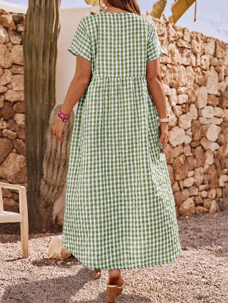 Plus Size Women's Summer Casual Vacation Country V-Neck Short Sleeve Green Plaid Dress, Summer Vacation,Summer Holiday,Spring Break Outfits ,Vacation Outfits Women ,Holiday Outfits For Women,Going Out Outfits,2026 New Clothes,Simple And Fashionable For Everyday Wear,Casual Dresses For Women,Flowy Dress ,Suitable For Summer, Vacation,Daily Wear, Picnic Dress For Women, Women Vacation Dress, Short Sleeve Summer Dress,Green Long Dress,Beach Outfits For Women
