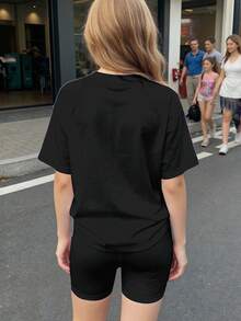 两件套少女休闲数字蝴蝶结装饰短袖T恤和短裤套装，适合音乐节、校园、街头、户外野餐、郊游、街头摄影、居家穿着。 - 黑色 - 查看 2