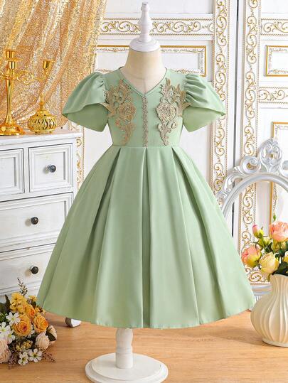 SHEIN Glamorique Kids 年轻女孩优雅优美的绿色花卉图案花瓣袖V领收腰可爱奢华金色蕾丝边连衣裙礼服