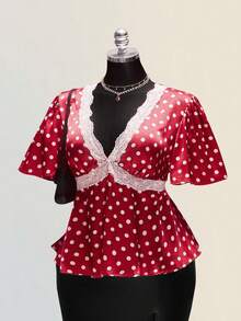 SHEIN ICON 加大码红白波点V领缎面衬衫，荷叶边袖甜美约会休闲上衣，情人节 - 紅白色 - 查看 4