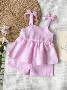 SHEIN Vintaside Kids 2件套女婴幼儿/新生儿0-3岁春夏休闲日常可爱度假条纹蝴蝶结装饰吊带背心+短裤套装 - 粉色 - 查看 1