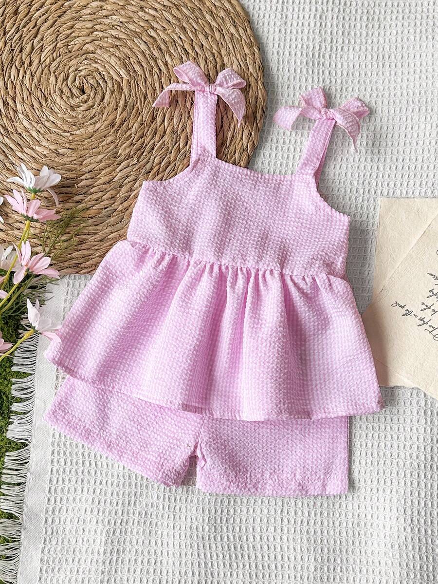 SHEIN Vintaside Kids 2件套女婴幼儿/新生儿0-3岁春夏休闲日常可爱度假条纹蝴蝶结装饰吊带背心+短裤套装 - 粉色 - 查看 1