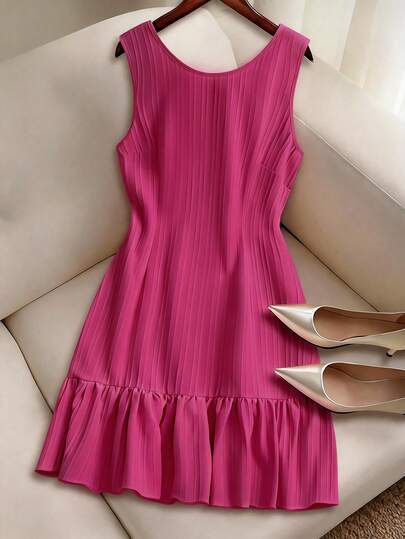 GlowEve CURVE Plus Size Women Solid Color Round Neck Pleated Casual/Party Sleeveless Dress