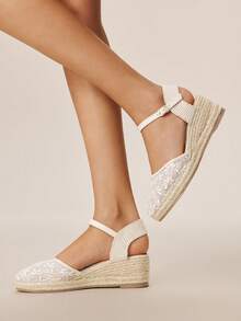 Styleloop 女士时尚百搭搭扣设计厚底坡跟鞋，适合日常穿着 - 米色 - 查看 4