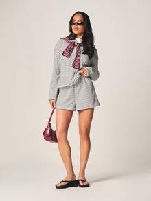 MISSGUIDED Bộ đồ ngủ mặc nhà thoải mái gồm áo dài tay kẻ sọc và quần short cùng màu, kiểu dáng rộng rãi, hai mảnh tiện nghi. - Đen và trắng - Xem 3