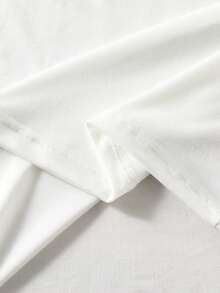 SHEIN Vacaura 男童及青少年夏季新款休闲运动Polo衫，白色底黑色条纹装饰，翻领，宽松版型，刺绣马匹标志，适合日常穿着及通勤，时尚舒适。 - 白色 - 查看 4