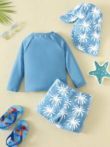 SHEIN Conjunto de 3 piezas para bebé unisex: Bañador de manga larga con protección solar y gorro con estampado de árbol de coco azul, adecuado para la playa, la piscina y las vacaciones - Neblina azul - Ver 2