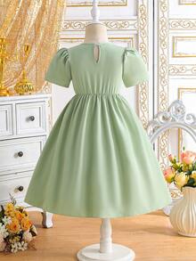 SHEIN Glamorique Kids 年轻女孩优雅优美的绿色花卉图案花瓣袖V领收腰可爱奢华金色蕾丝边连衣裙礼服 - 綠色 - 查看 2