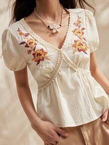 Easelle 花卉刺绣泡泡袖休闲度假衬衫 - 杏色 - 查看 6