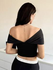 Modelyn Women's Solid Color Sexy Niche Cross Ruched One-Shoulder Top - Black - View 2