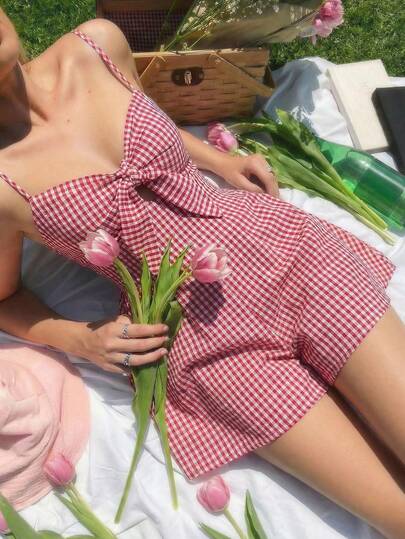 SHEIN MOD Women's Red & White Plaid Twist Strap Romper,Plaid Jumpsuit,Vacation,Festival,Holiday,Beach Outfits For Women,Valentine's Day,Birthday,Going Out,Casual