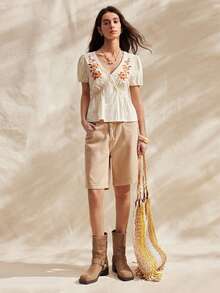 Easelle 花卉刺绣泡泡袖休闲度假衬衫 - 杏色 - 查看 3